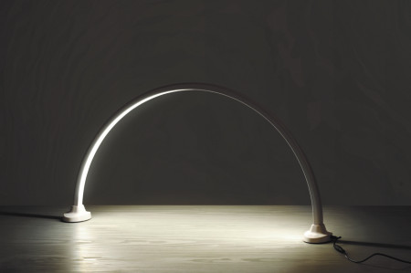 Arco LED half moon tafellamp